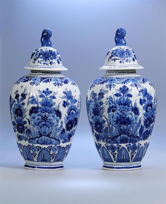 Párové vázy s víkem 2ks